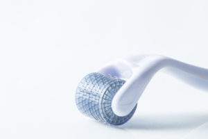 Dermaroller und Hyaluronsäure - die ideale Kombination beim Microneedling